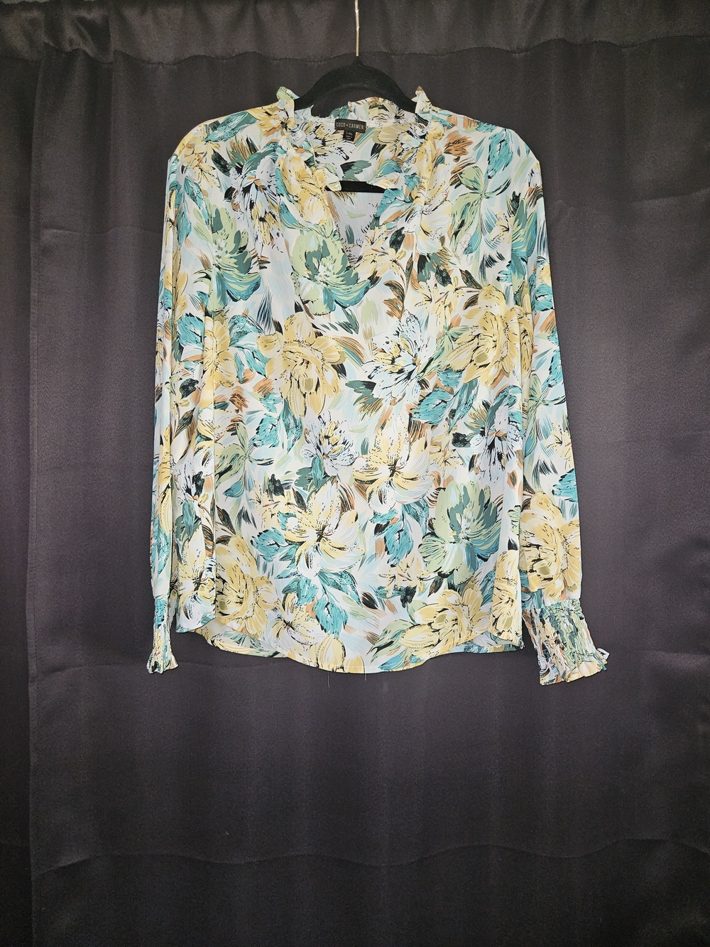 Coco + Carmen Floral Watercolor Blouse Ruffle Split V Neck Smocked Cuff L/XL